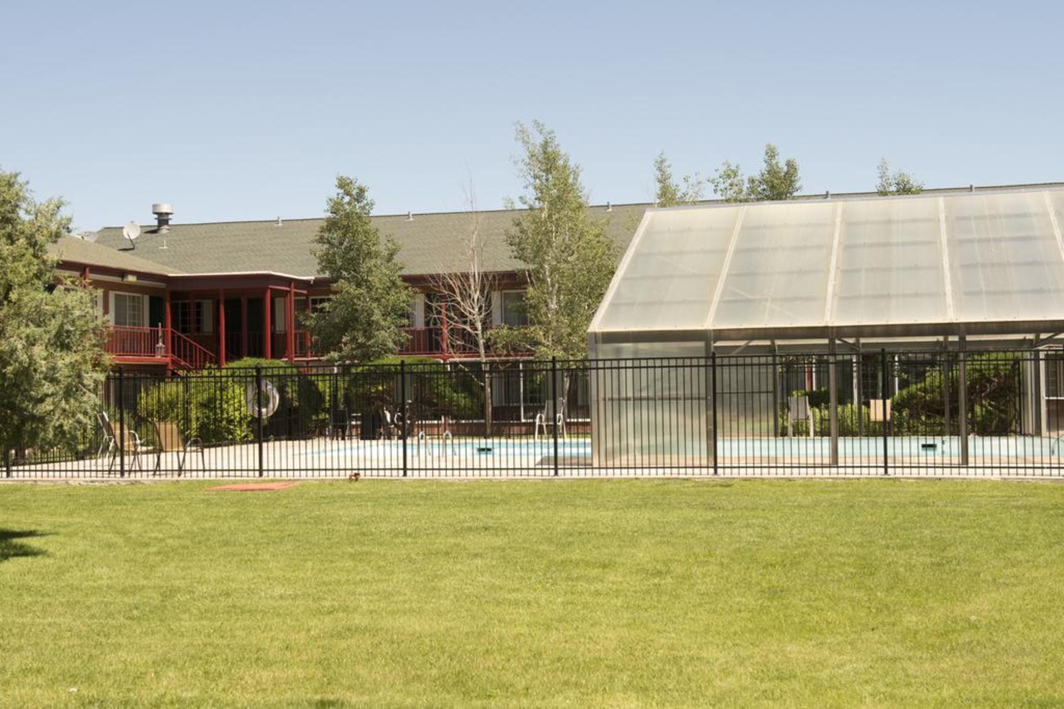 Travelodge By Wyndham Ogallala Exterior photo